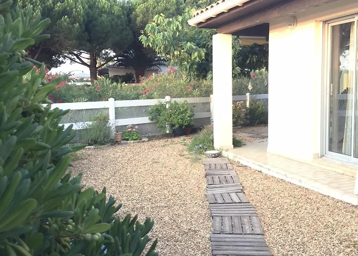 Grande Maison Au Bord Du Salonique * Le Grau-du-Roi